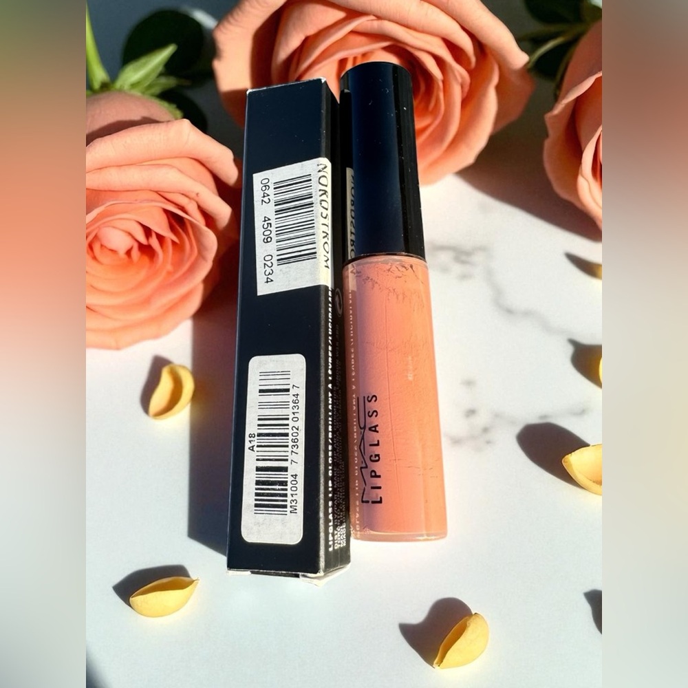 MAC LUST LIPGLASS. NEW IN BOX. - Picture 4 of 14